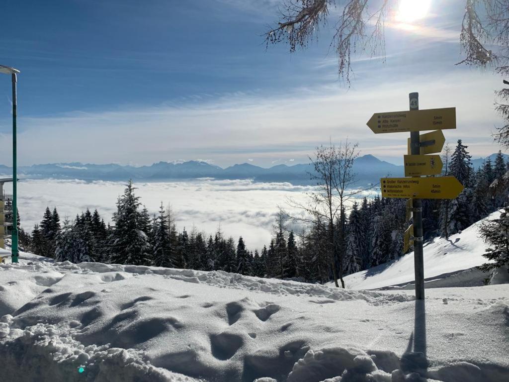 Hundefreundliche Bergwohnung neben der Skipiste - Mittelstation Skigebiet Gerlitzen Kanzelhohe Exterior foto