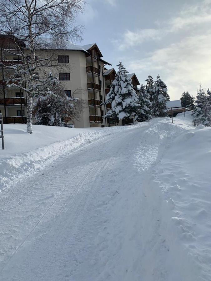 Hundefreundliche Bergwohnung neben der Skipiste - Mittelstation Skigebiet Gerlitzen Kanzelhohe Exterior foto